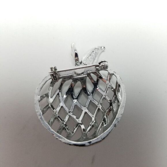 Vintage Gerry's Apple Brooch, Silver Tone, Unique Abstract Design, Retro Estate - Picture 3 of 7